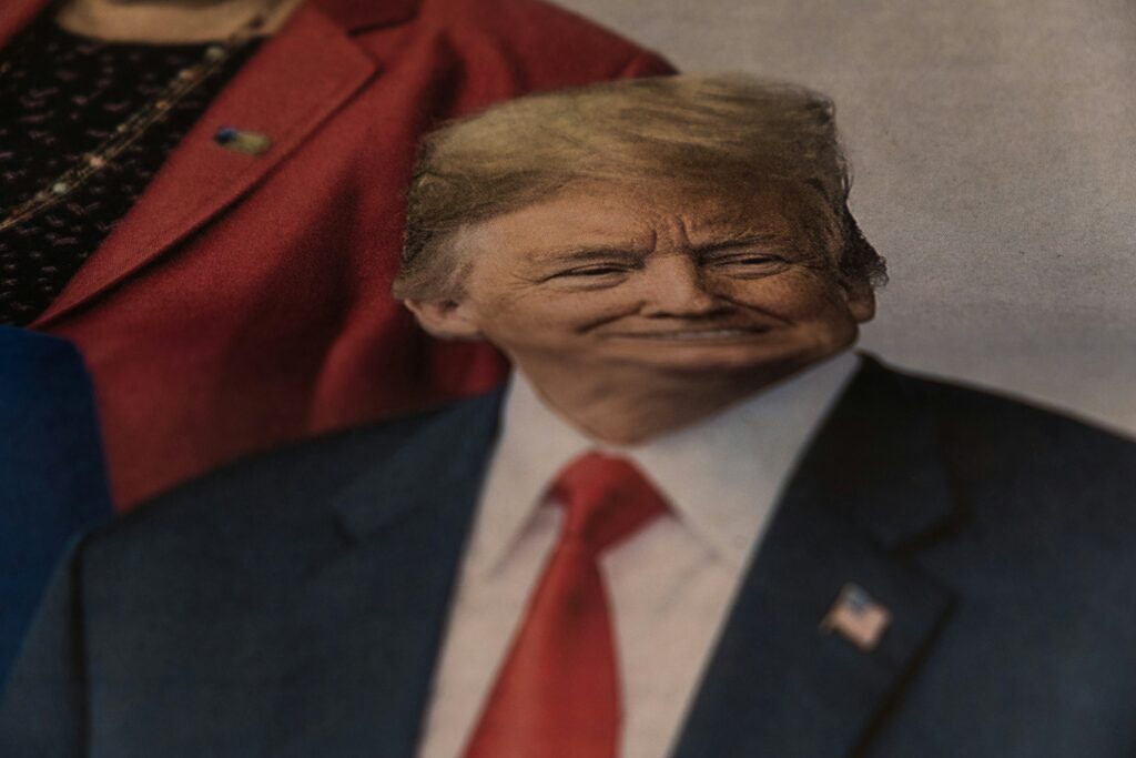 Governo Trump transforma processo de green card e força saída de estrangeiros