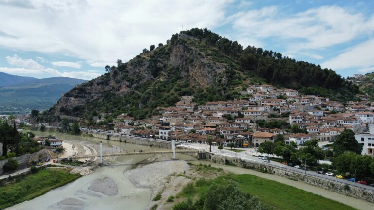 Medidas chinas aceleran la crisis de abastecimiento de medicamentos en América del Norte