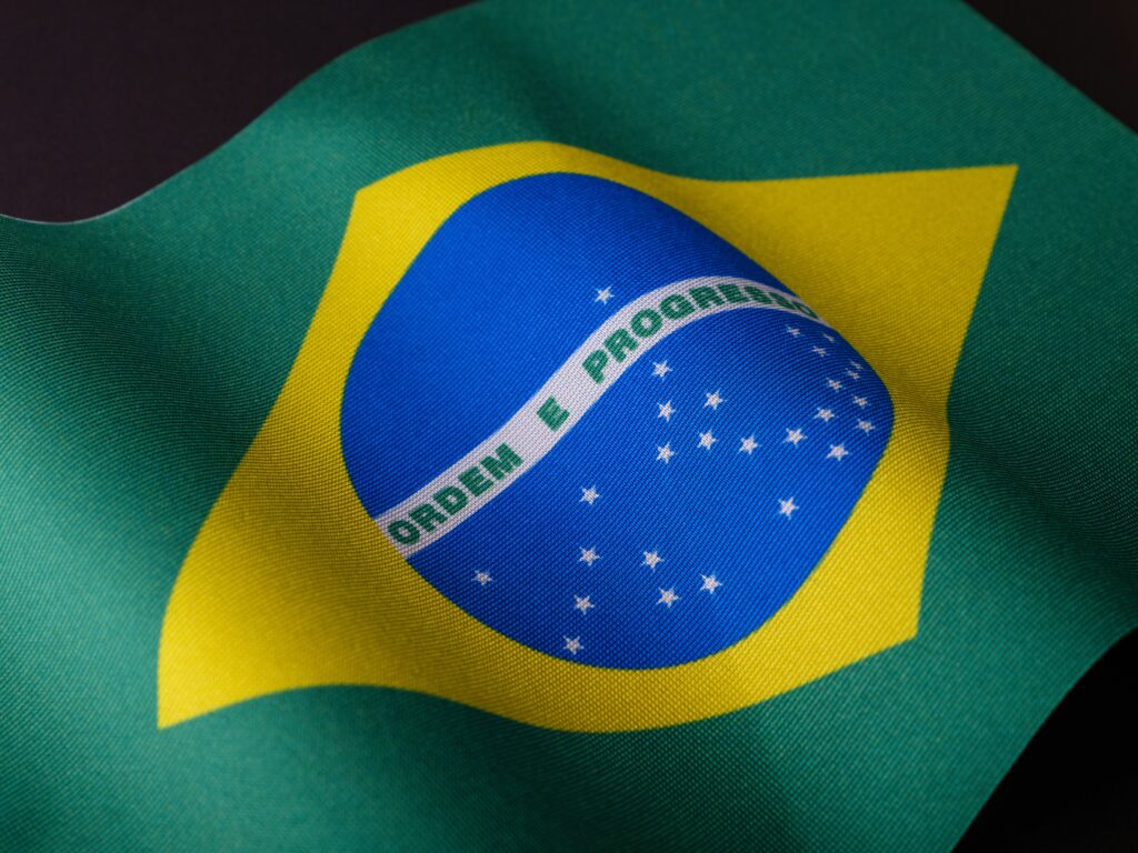 Médico brasileiro redefine cirurgias ao operar à distância com robô