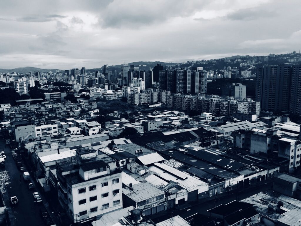Desastre na Venezuela se intensifica com dois terremotos simultâneos