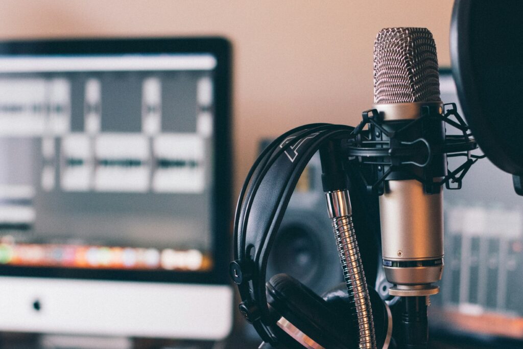 Podcast da Rádio USP revela impactos diretos da inteligência artificial no cotidiano