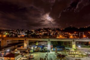 Geopolítica das americas: Impacto dos Terremotos na Venezuela: Crise Migratória Emergente