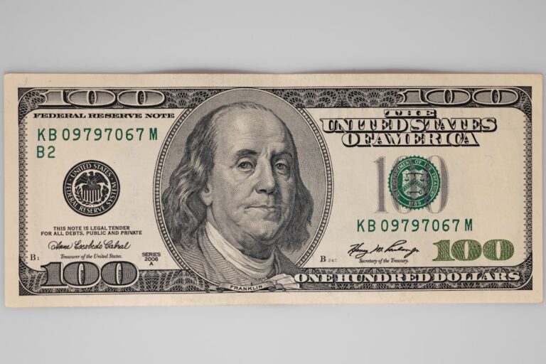 Dólar Alto: Como a Valorização da Moeda Afeta Brasileiros nos Estados Unidos