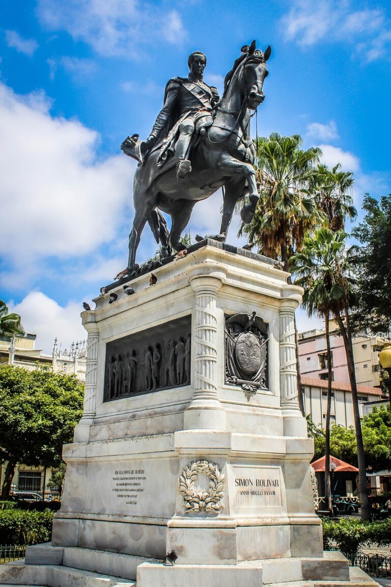 Simón Bolívar e José de San Martín: Os Libertadores da América